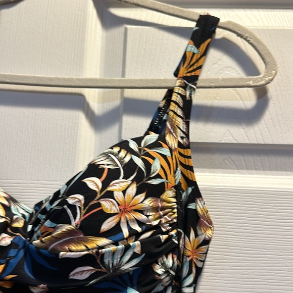 NipTuck Swim Louise Dukes Paradise Ruched One-Piece Swimsuit 10 - Picture 6 of 11